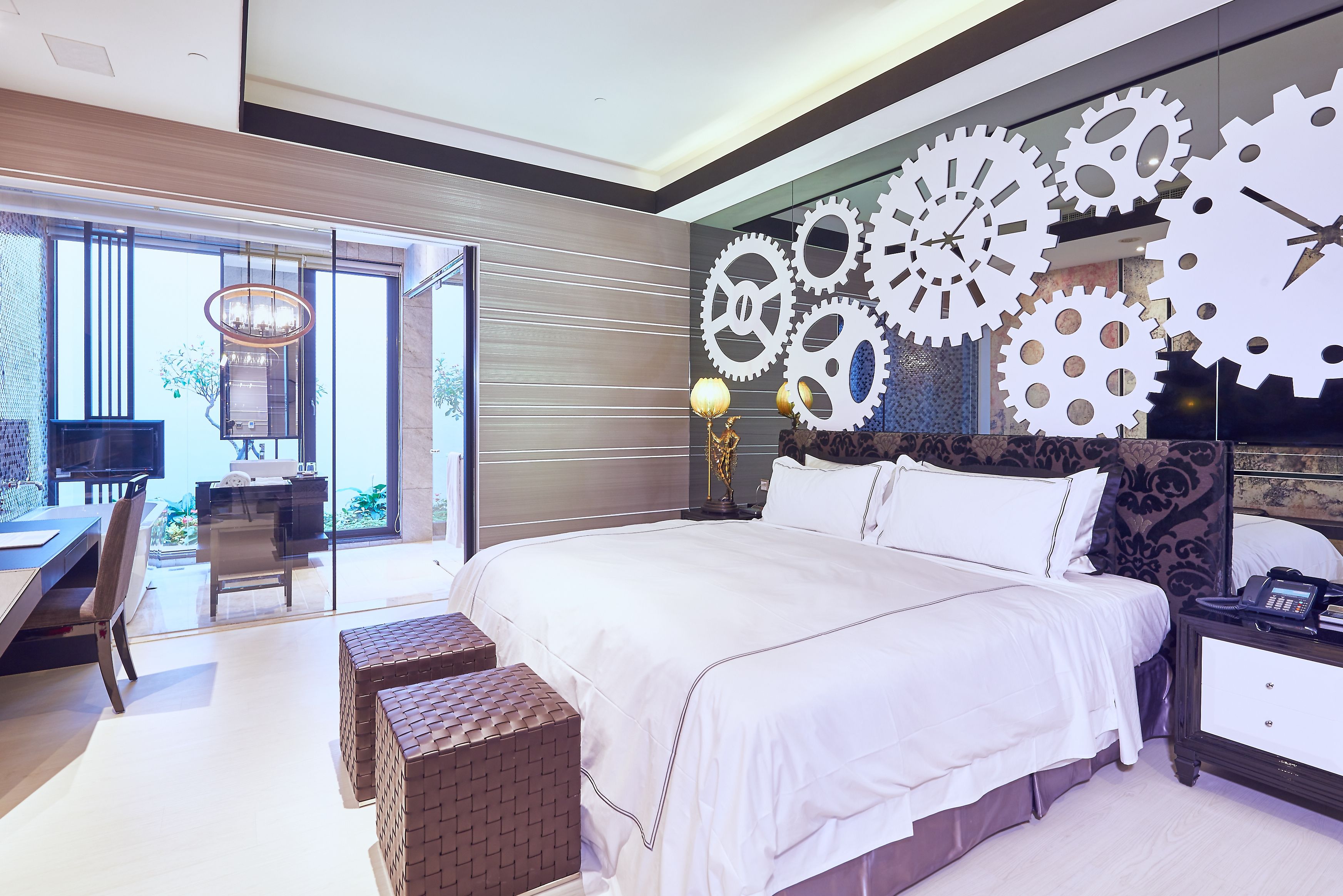 高級寢具、迷你吧、獨特裝潢、布置獨特