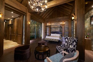 Ylelliset vuodevaatteet, minibaari, yksilöllisesti sisustettu