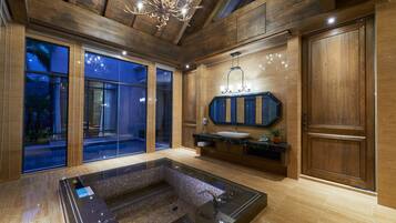 Jetted tub