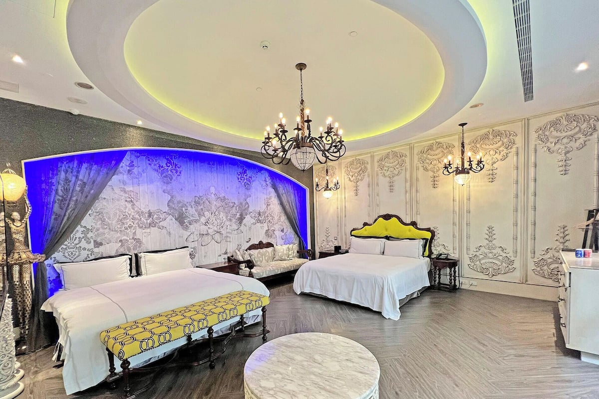 Musical Room | Premium bedding, minibar, individually decorated, individually furnished