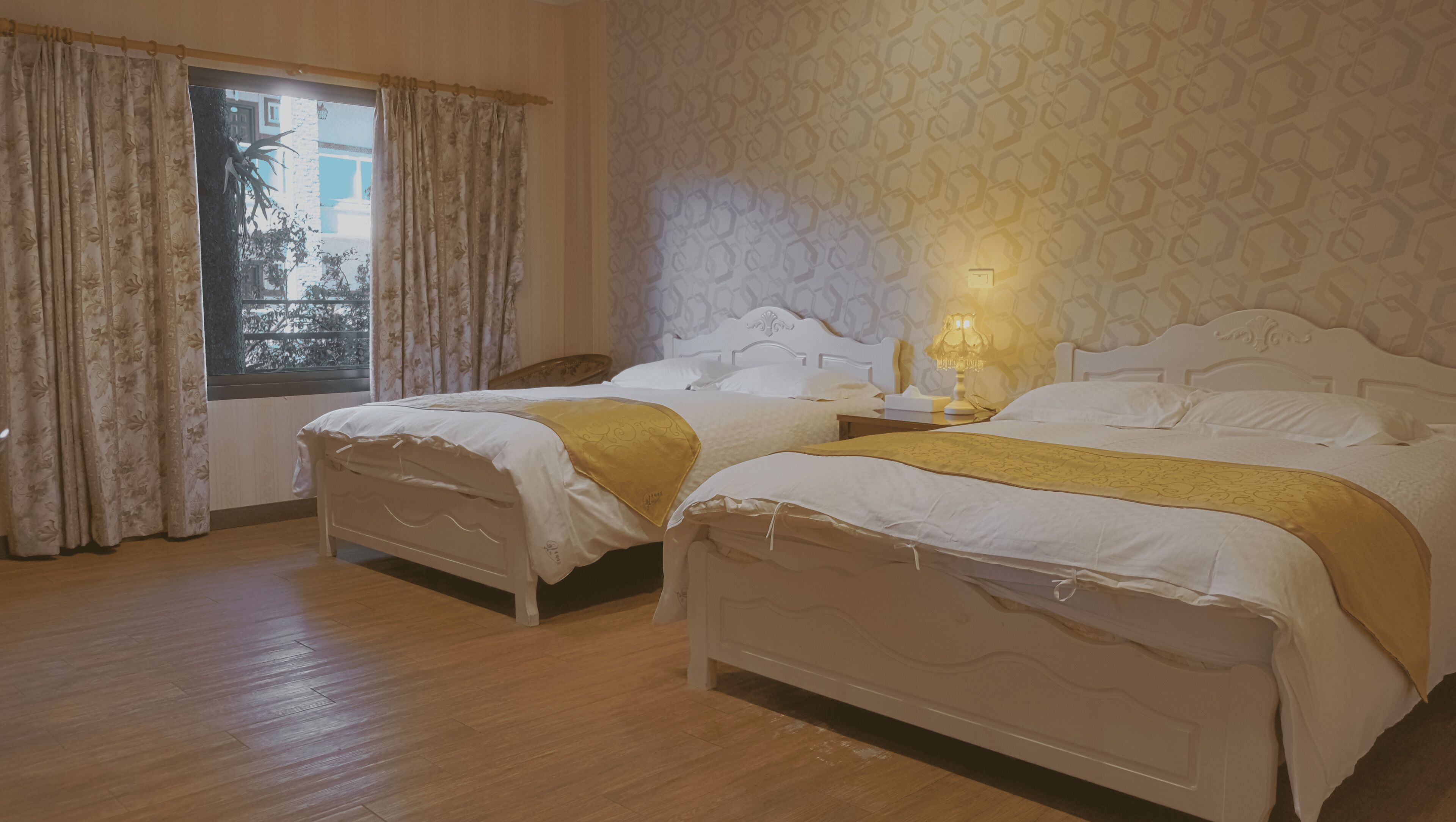 Eenvoudige vierpersoonskamer, 1 slaapkamer | Verduisterende gordijnen, geluiddichte muren, gratis wifi, beddengoed