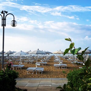 Beach nearby - Park Hotel Cellini (Jesolo)