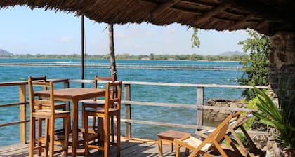 Nkhudzi Beach Lodge