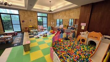 Children’s play area – indoor