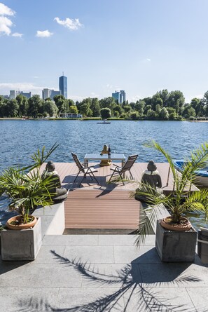 View from property - AJO Vienna Beach - Contactless Check-in (Vienna)