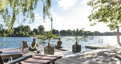 AJO Vienna Beach - Contactless Check-in