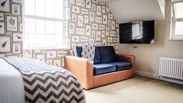 Habitación doble, 1 cama de matrimonio grande | Ropa de cama de alta calidad, caja fuerte, escritorio