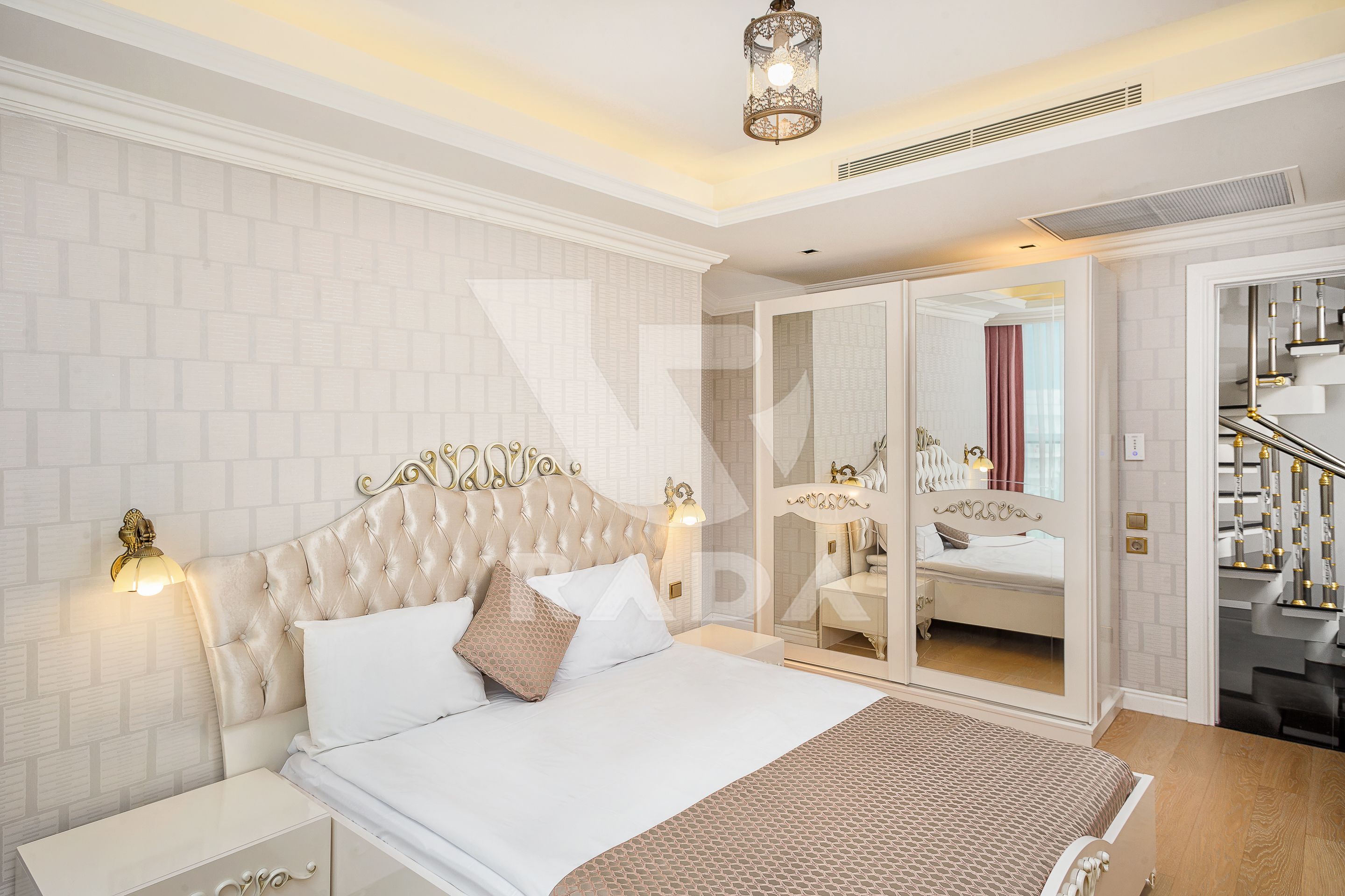 apartment, 3 bedrooms | in-room safe, soundproofing, iron/ironing board, free wifi