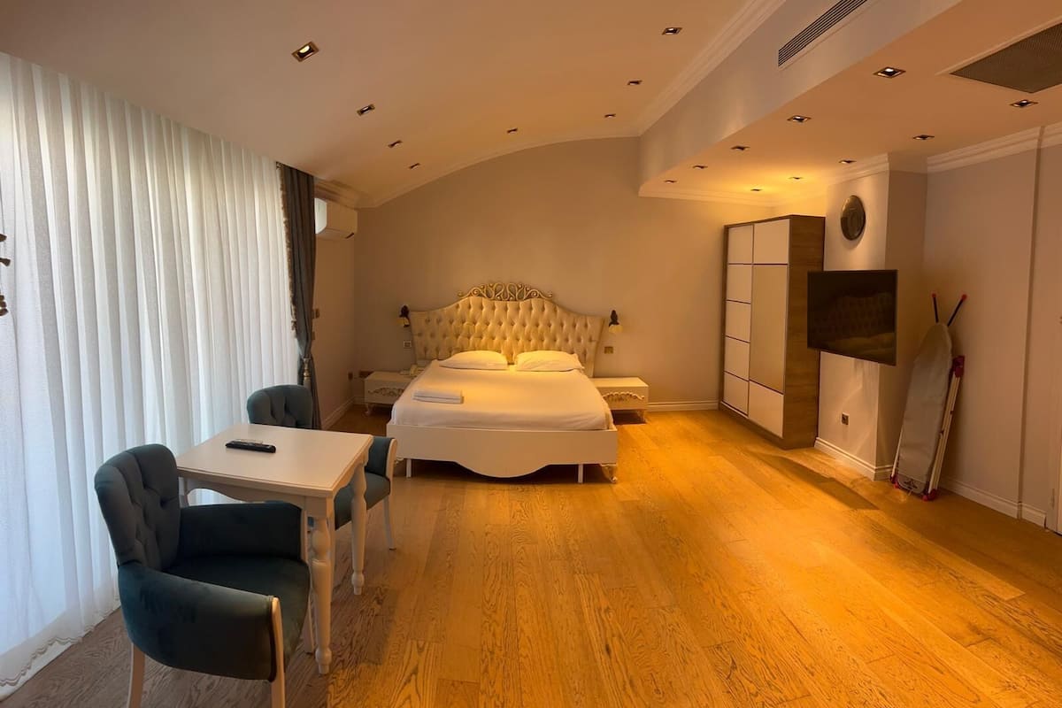 queen room | in-room safe, soundproofing, iron/ironing board, free wifi