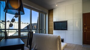 Apartment (Prestige) | Living area | Flat-screen TV - Residence Okólnik Apartments (Warsaw)