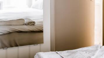 1 bedroom, in-room safe, soundproofing, free WiFi