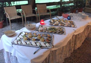 Comida y bebida
