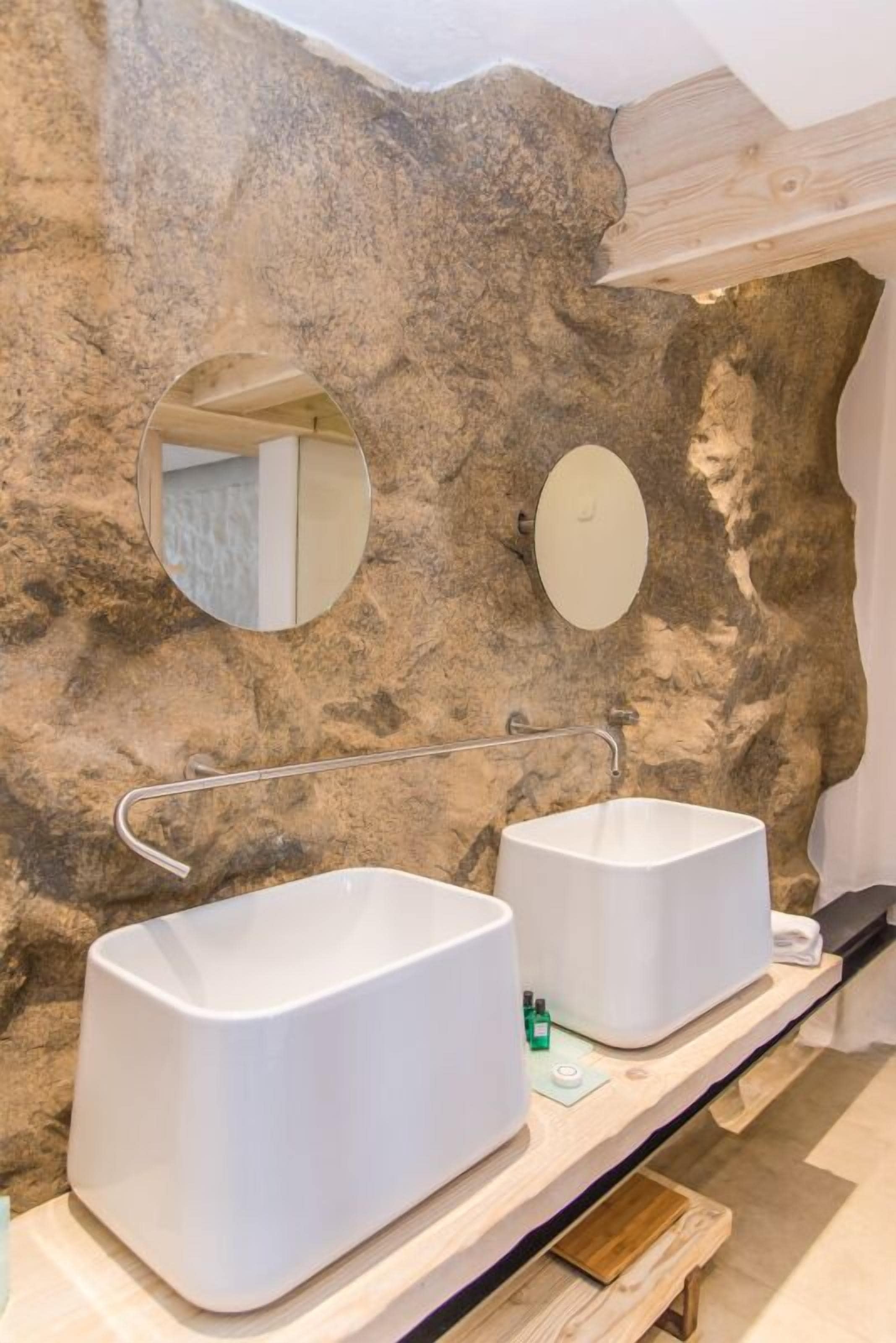 junior suite, hot tub | bathroom | hair dryer, bathrobes, slippers, towels