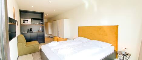 In-room safe, desk, soundproofing, free WiFi