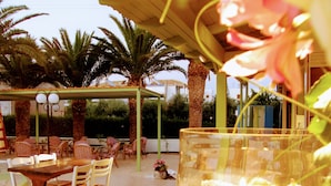 Terrace/patio - Ambrosia Hotel (Hersonissos)