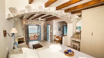 Luxury Suite (Avra) | 1 bedroom, in-room safe, desk, laptop workspace