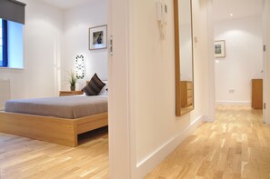 Hypo-allergenic bedding, individually decorated, individually furnished - Tower Bridge Superior Apartments (London)