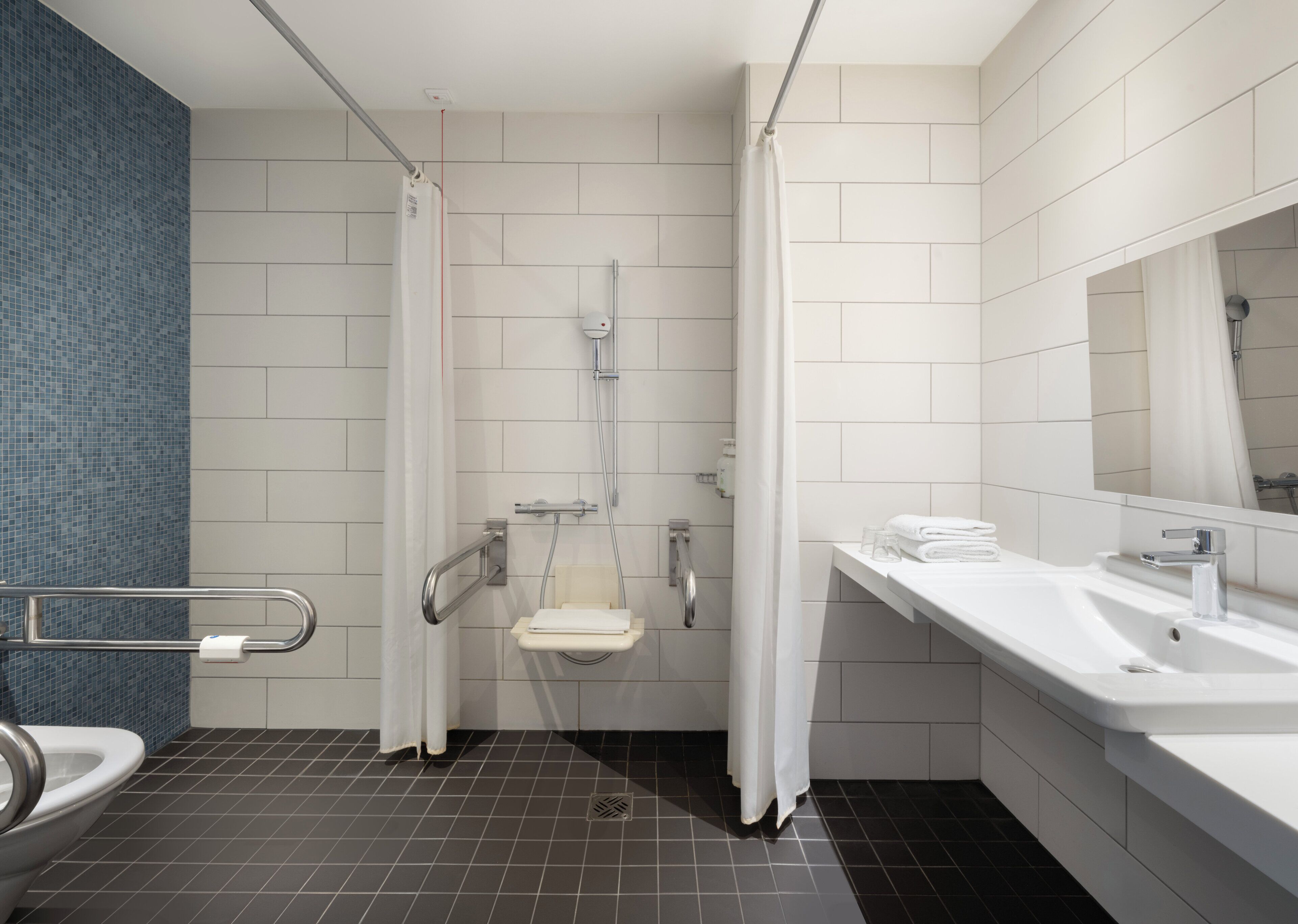 hypo-allergenic bedding, in-room safe, laptop workspace, soundproofing