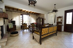 Living area - Constantinos Villa (Argaka)