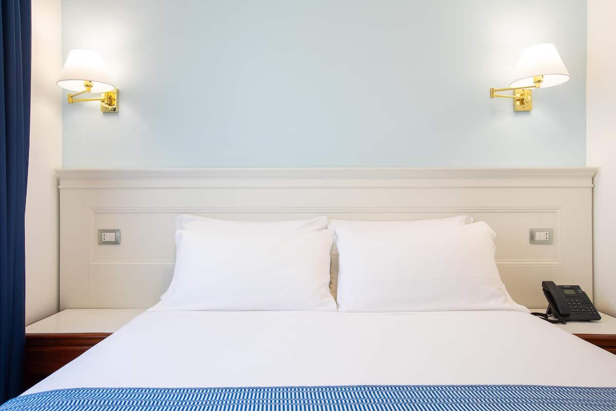 Kamar Deluks, 1 Tempat Tidur Queen, Bebas Asap Rokok (with Sofabed) | Seprai premium, selimut bulu angsa, minibar, dan brankas