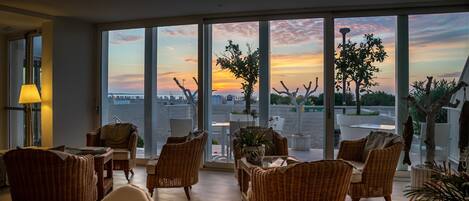 Télévision à écran plat