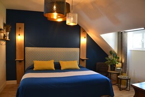 Minibar, in-room safe, individually decorated, desk - Le Clos Sainte-Marie (Mesland)