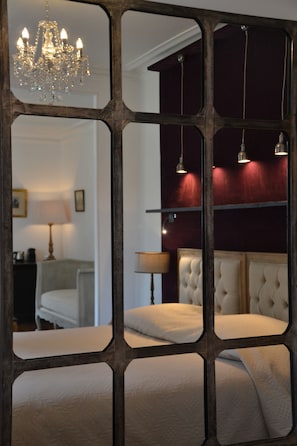 Minibar, in-room safe, individually decorated, desk - Le Clos Sainte-Marie (Mesland)