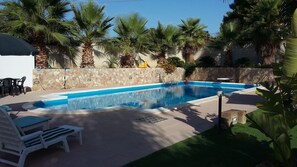 Seasonal outdoor pool, pool umbrellas, sun loungers - B&B Castellazzo (Paceco)