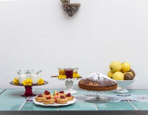 Free daily buffet breakfast