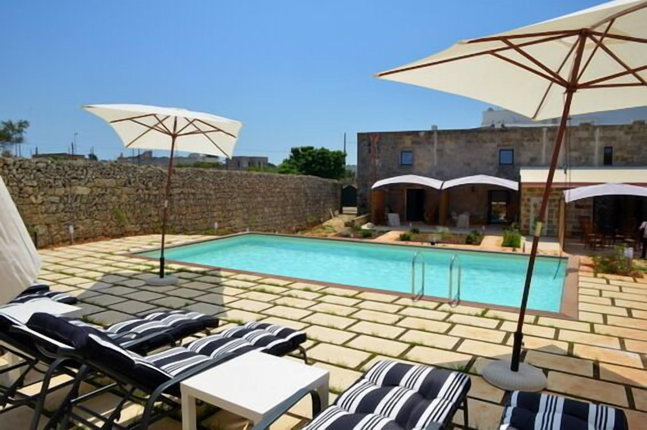 Outdoor pool, pool loungers