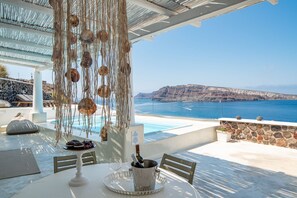 Seasonal outdoor pool - Ode Villa (Santorini)