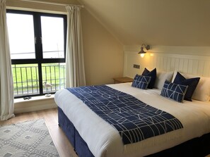 Deluxe Double or Twin Room, Sea View | Soundproofing, free WiFi, bed sheets