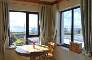 Beach/ocean view - Teach Cruachán Large-group Holiday Home (Achill Island)