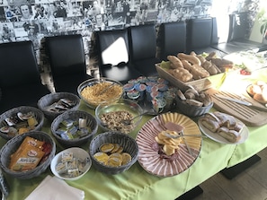 Bữa sáng buffet