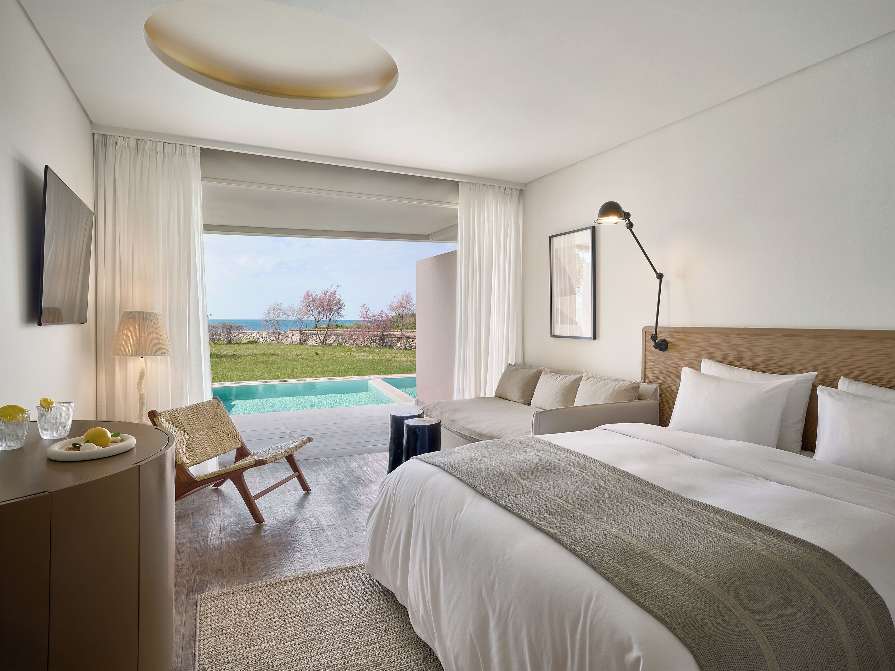 Deluxe Bungalow Private Pool Seafront | Premium bedding, in-room safe, desk, soundproofing