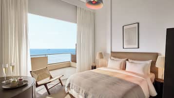 Duplex Family Suites Seafront | Premium bedding, in-room safe, desk, soundproofing