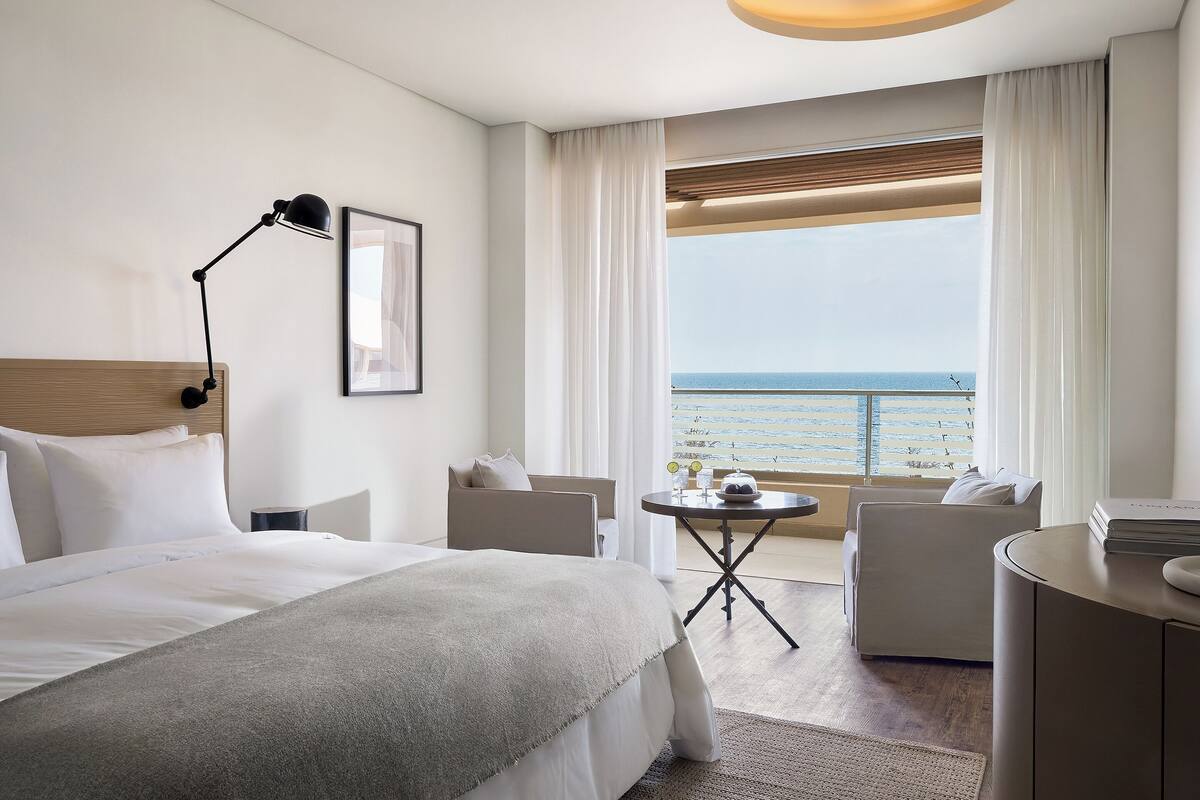 1 bedroom, premium bedding, in-room safe, desk