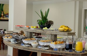 Tägliches inbegriffenes Frühstücksbuffet