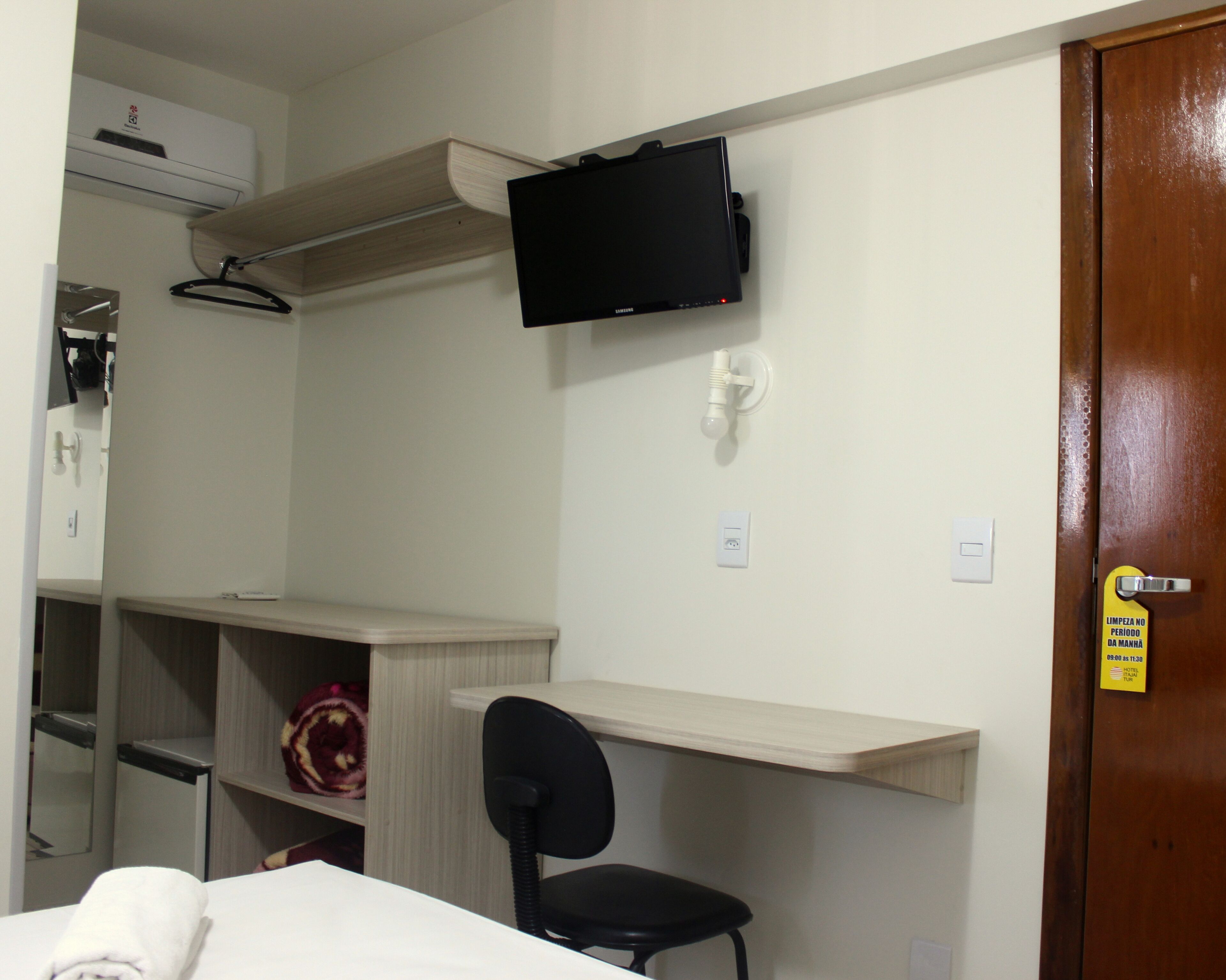 高级双床房, 2 张单人床 | 防过敏的被褥、迷你吧、办公桌、免费 WiFi