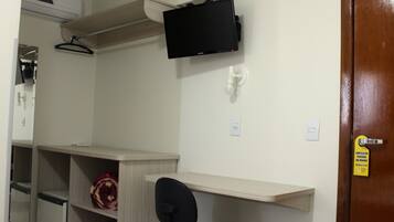 Tomannsrom – superior, 2 enkeltsenger | Allergitestet sengetøy, minibar, skrivebord og wi-fi (inkludert)