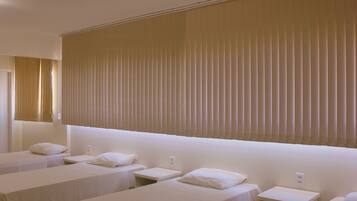 Hypo-allergenic bedding, minibar, desk, free WiFi