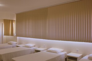Allergikerbettwaren, Minibar, Schreibtisch, kostenloses WLAN