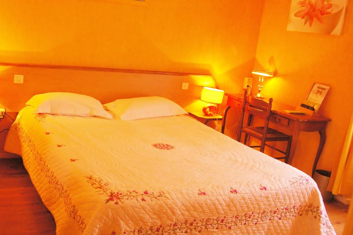 Standard Double Room | Desk, cribs (free), rollaway beds (surcharge), WiFi (free)