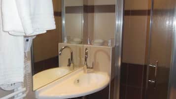 Free toiletries, hair dryer