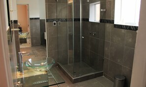 Junior Suite, 1 King Bed | Bathroom shower