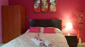 Habitación doble superior, 1 cama de matrimonio | Sábanas de algodón egipcio y ropa de cama de alta calidad