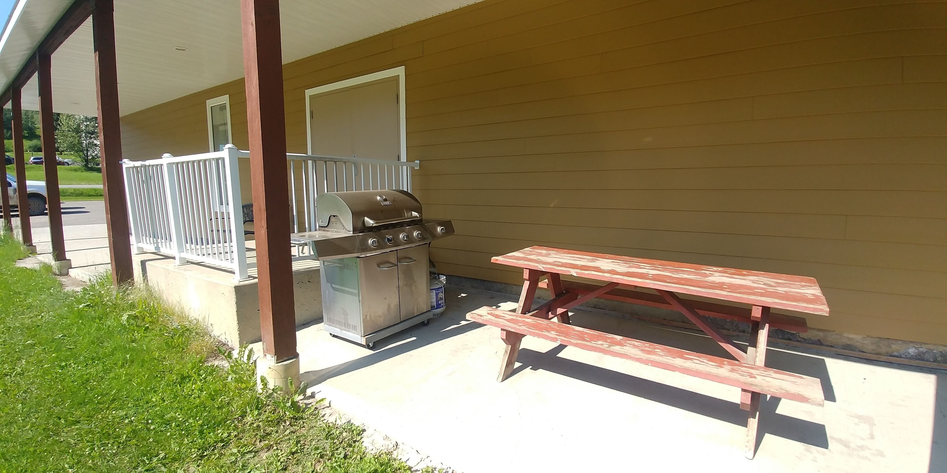 outdoor banquet area