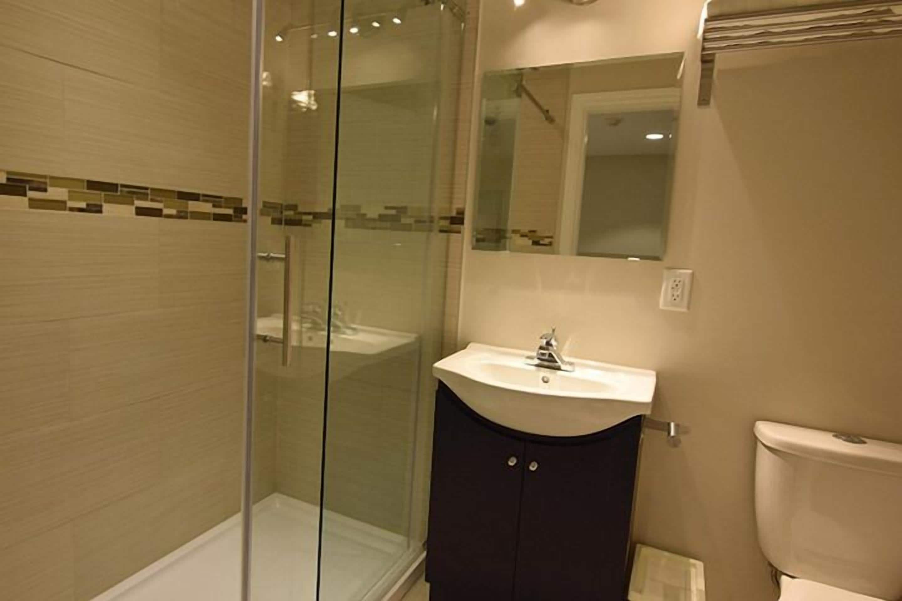 shower, free toiletries, towels, soap