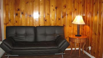 Rom – standard, 1 queensize-seng, ikke-røyk (Queen Living Room) | Oppholdsområde | TV
