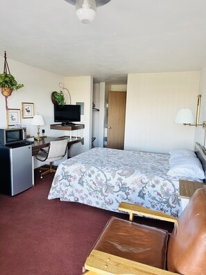 Habitación estándar, 1 cama Queen size | Escritorio, wifi gratis y ropa de cama